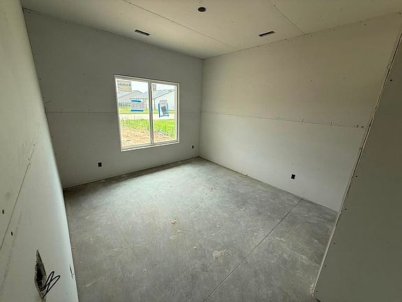 4th image of 8956 N Joshua St