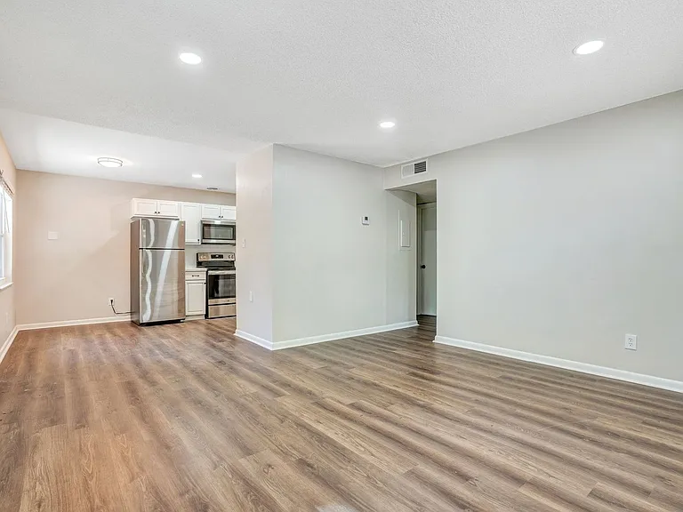 526 S Eola Dr — Photo 12