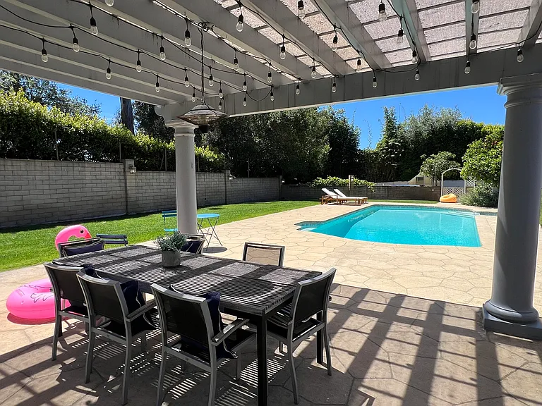 451 Live Oaks Rd — Photo 14