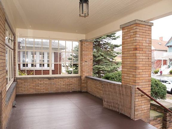 2nd image of 25 Woodward Ave