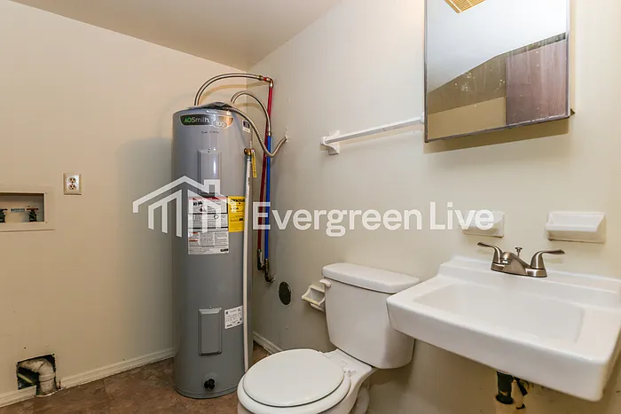 8093 Mount Aetna St — Photo 14