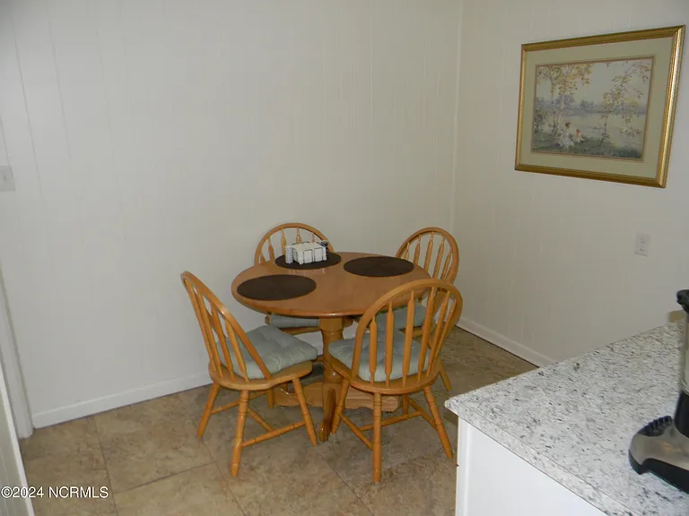 323 Front St — Photo 9