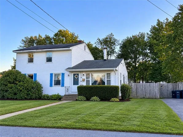 22 Lorraine Ave, Coventry, RI 02816