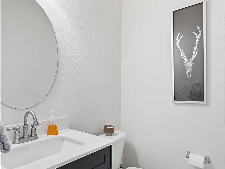 7237 Rembrandt Dr — Photo 10