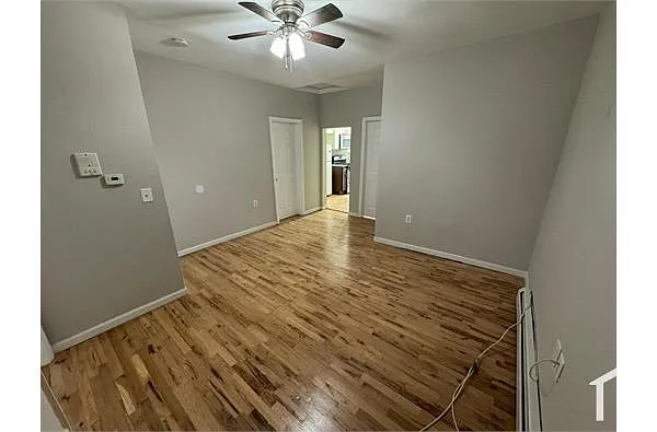 Building Photo - 11 Rose Ave #1
