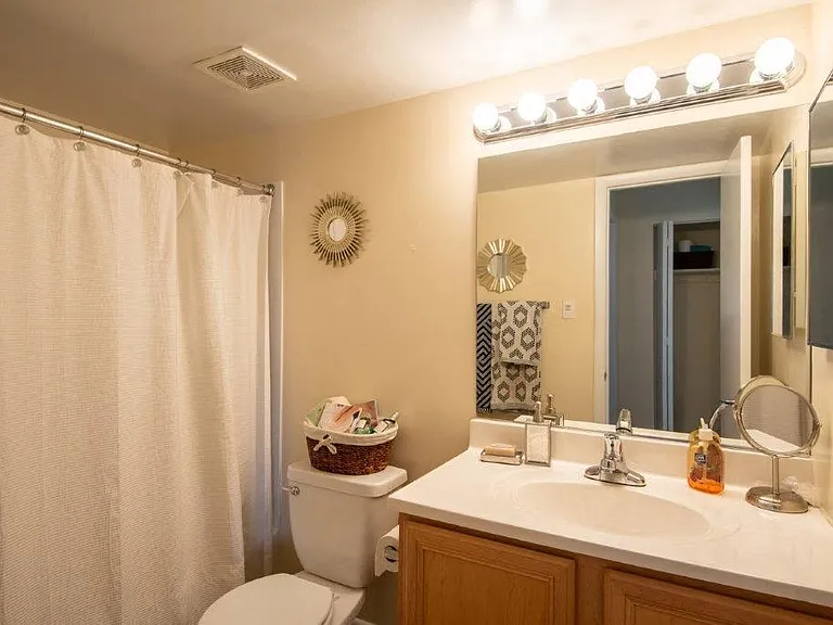 Harbor Place Apartment Homes — Photo 11