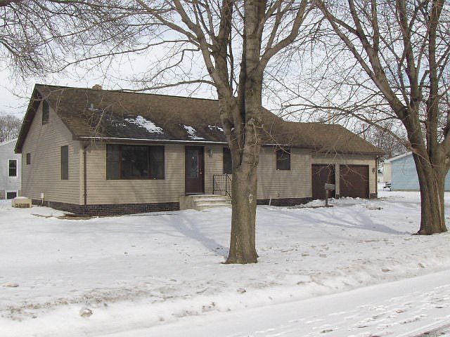 1st image of 610 E Elm Ave