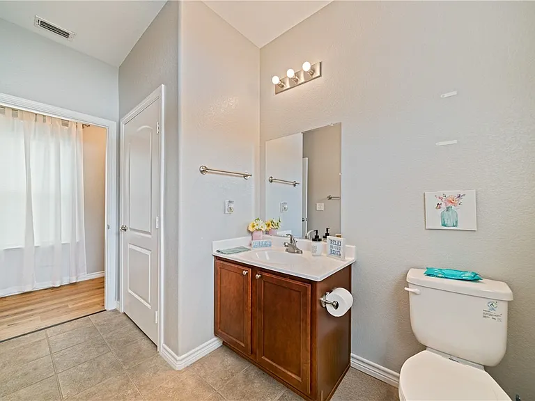 1109 W Nelson Ave — Photo 10