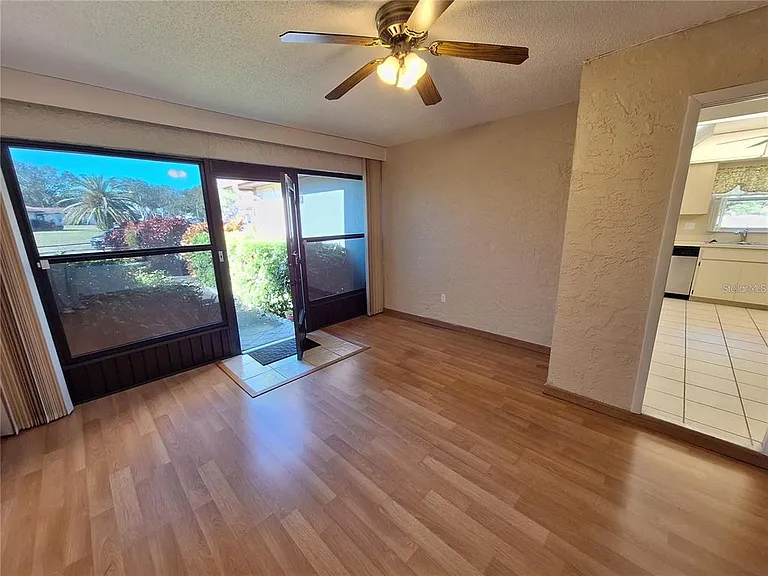 3462 Maclaren Dr — Photo 3