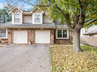 842 Whisperwood Trl, Fenton, MI 48430