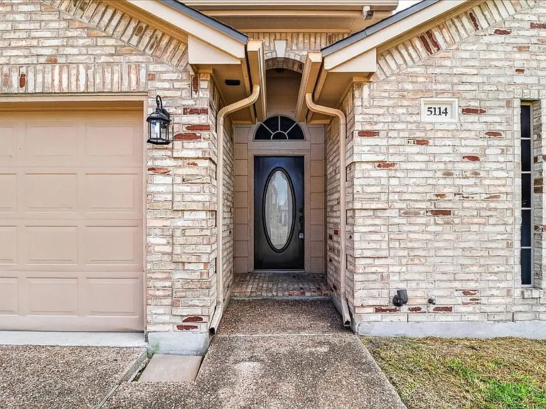 5114 Spring Brook Dr — Photo 2