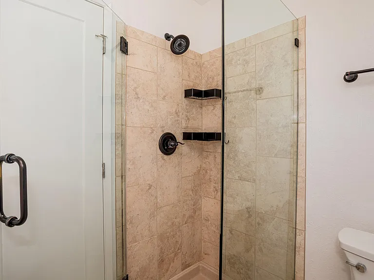 3985 Royal Arch Dr #B — Photo 11