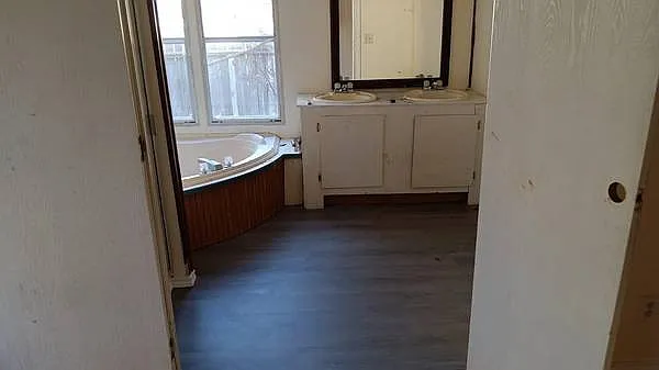 Mountaindale Dr — Photo 15