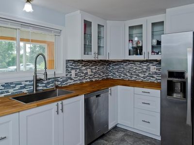 687 River Rd, Agawam, MA, 01001