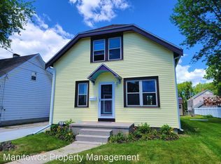 910 Summit St #A, Manitowoc, WI 54220