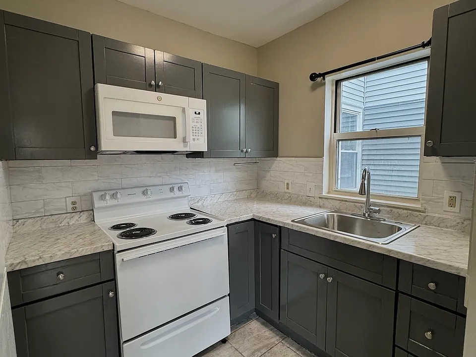 55 Highland St #7