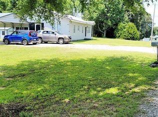 10 Vaughns Grove Rd, Trenton, TN 38382