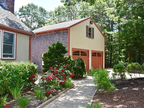 4th image of 5 Windy Hill Dr