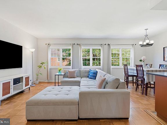 4th image of 3486 Gunston Rd #721