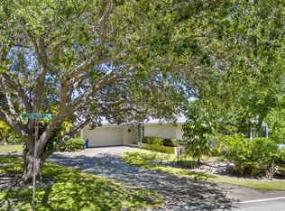 3 SE Club Cir, Tequesta, FL 33469