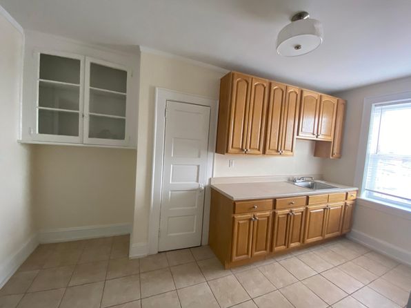 823 McLean Ave #3