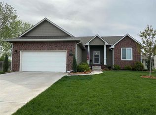 4045 N Lake Ridge Ct, Wichita, KS 67205