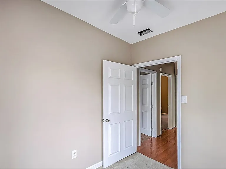 615 Price St — Photo 24
