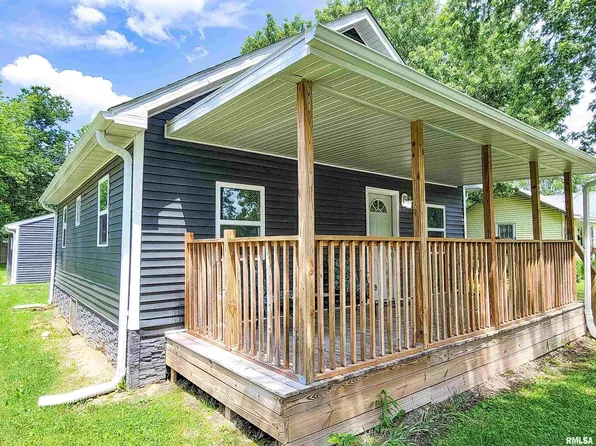 211 Adams Ave, Flora, IL 62839