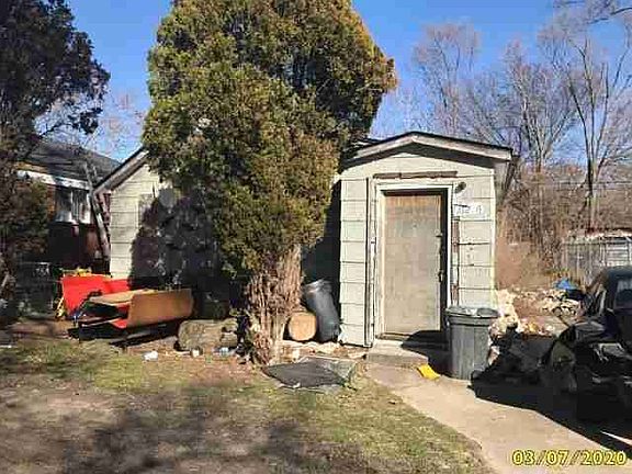 16206 Strathmoor
