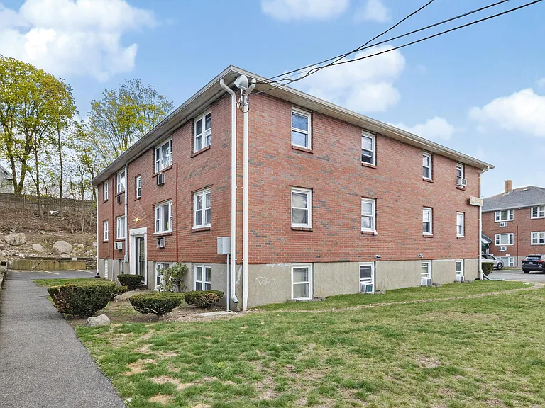20 Miller St #11 — Photo 14