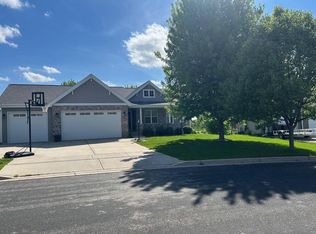 829 Shooting Star Cir, Deforest, WI 53532