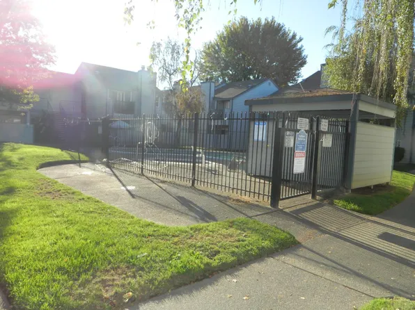 445 Almond Dr APT 107, Lodi, CA 95240