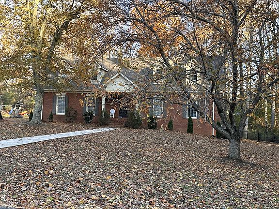 3rd image of 437 Hickory Blvd
