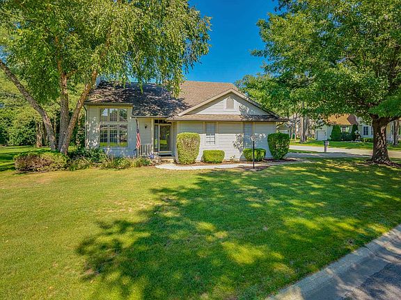 2nd image of 53109 Fernwood Dr