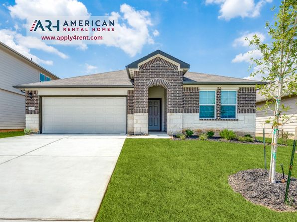 1012 Peccary Pl, Seguin, TX 78155