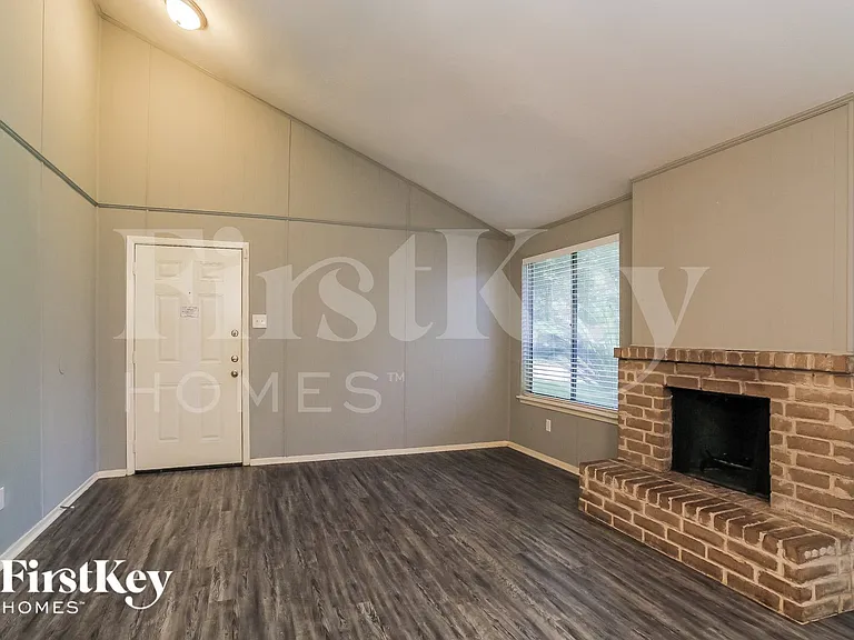 20030 Bambiwoods Dr — Photo 5