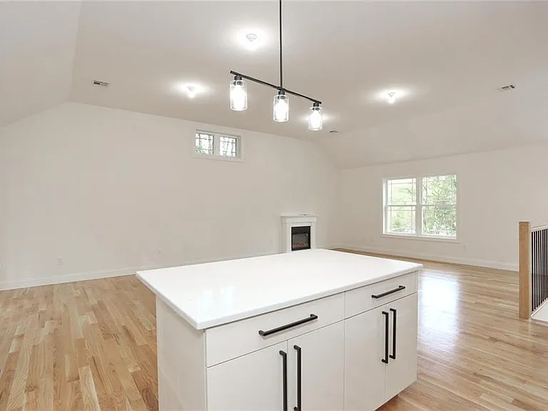 1097 Route 211 W — Photo 10