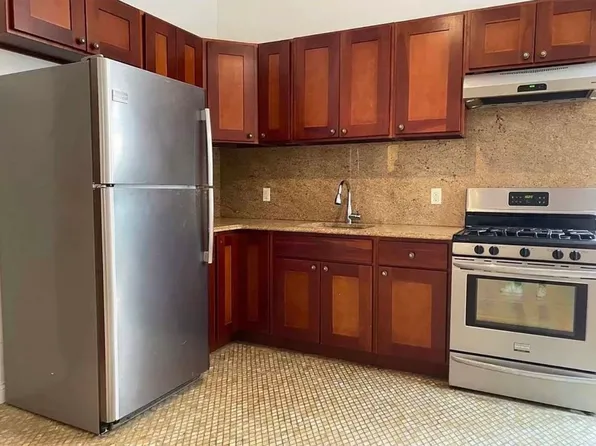 30-06 38th Street image 2 of 5