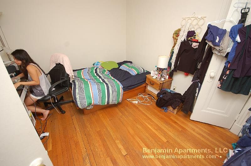 2nd image of 1193 Boylston St #23