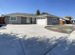 2120 Santa Rosa Dr, Hollister, CA 95023
