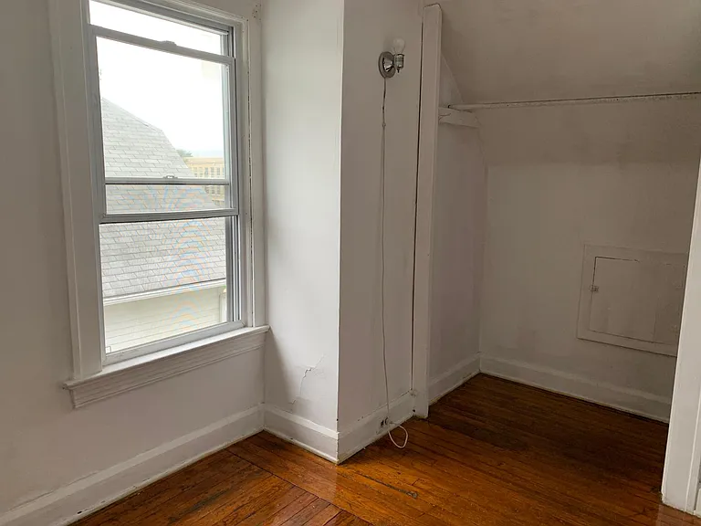 13492 Clifton Blvd #3 — Photo 6