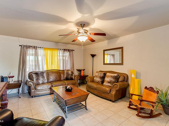 4th image of 2952 W Port Royale Ln