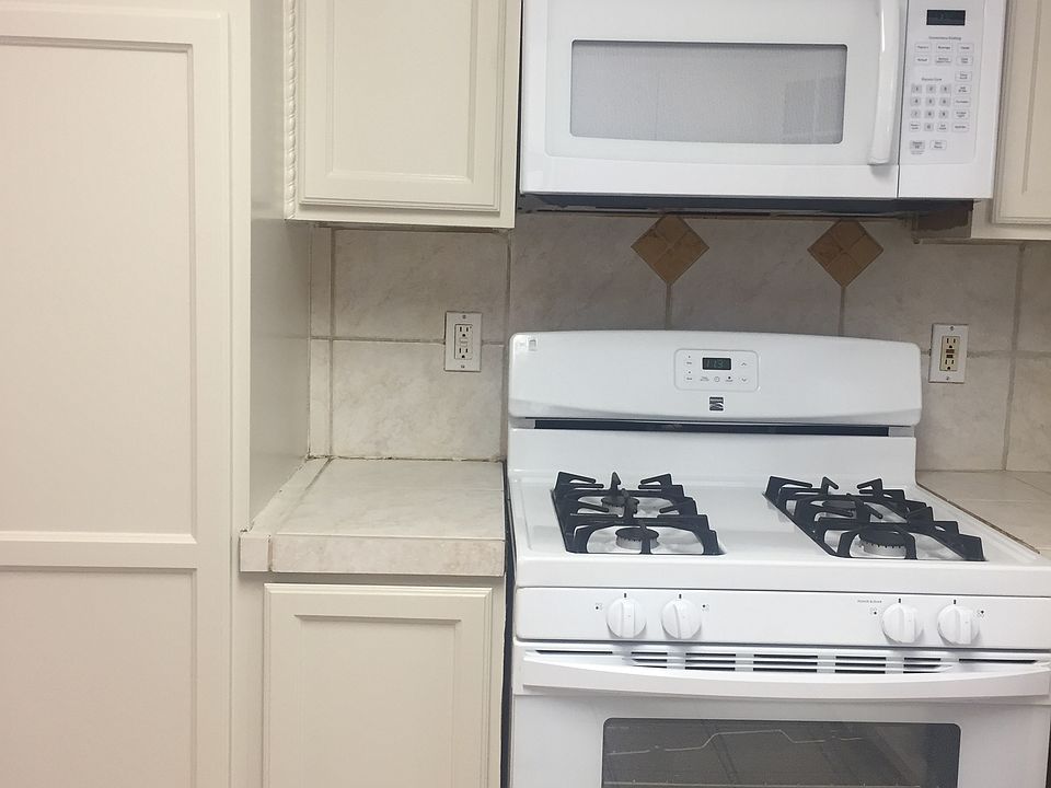 1st image of 581 Leigh Ave