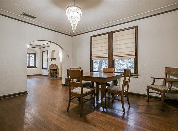 3rd image of 6519 Lakeshore Dr