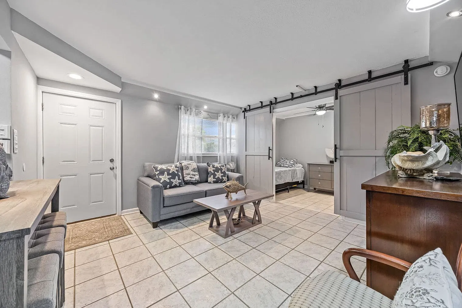 2 bed, 1.0 bath, $2,867 — Photo 1