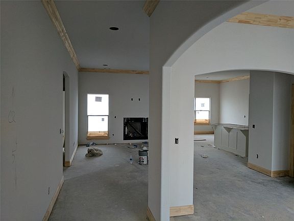 5th image of 4206 SW Hollyhock St