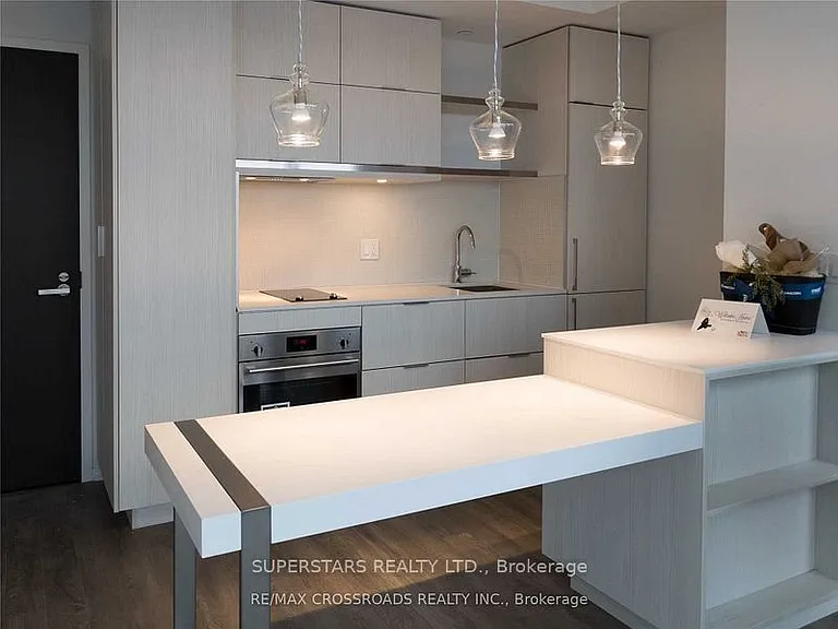 197 Yonge St #5413 — Photo 3