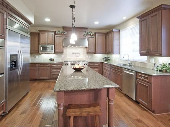 5th image of 1093 Amanda Lyne Ct
