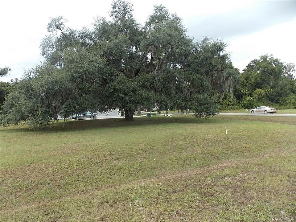 1st image of 2780 N Canterbury Lake Dr