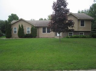 17837 S Shore Ln W, Eden Prairie, MN 55346